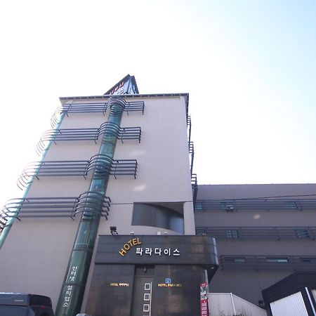 Paradise Hotel Gunsan Exterior photo